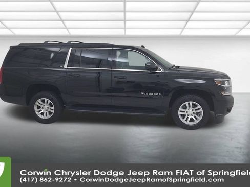 Used 2017 Chevrolet Suburban LT image 17