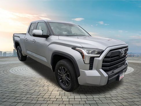 Used 2023 Toyota Tundra SR5 w/ SR5 Convenience Package RWD image 2
