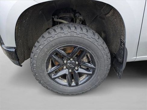 Used 2022 Chevrolet Silverado 1500 LT Trail Boss w/ LPO, Dark Essentials Package image 10
