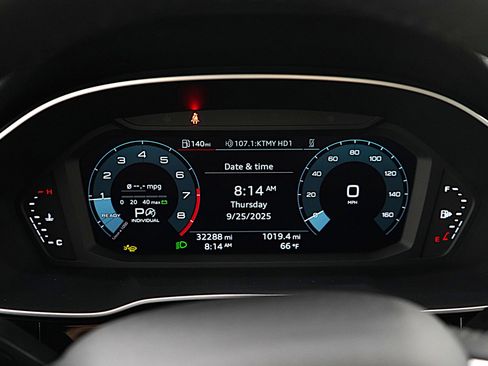 Used 2025 Audi Q3 2.0T Premium image 27