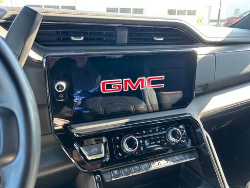 Certified 2025 GMC Sierra 2500 AT4 image 14