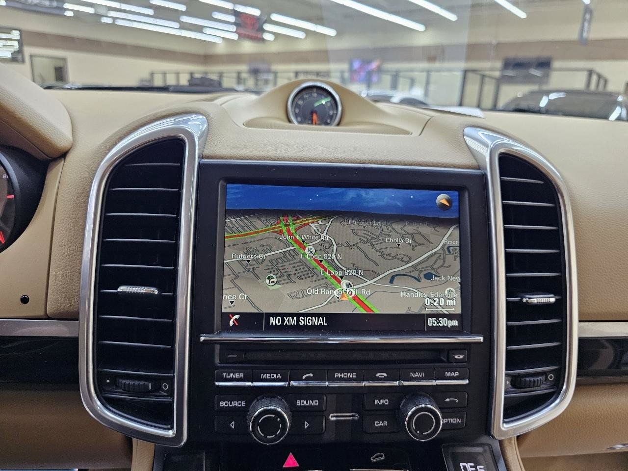 Used 2014 Porsche Cayenne S w/ Comfort Plus Package AWD/4WD image 32