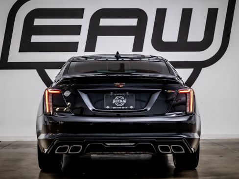 Used 2024 Cadillac CT5 V w/ LPO, ONYX Package image 10