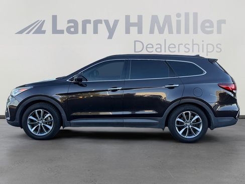 Used 2019 Hyundai Santa Fe XL SE image 2