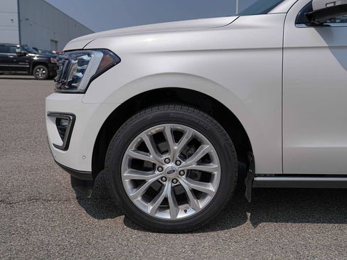 Used 2019 Ford Expedition Limited w/ Equipment Group 302A AWD/4WD image 11