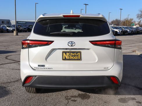 Used 2023 Toyota Highlander XLE image 5