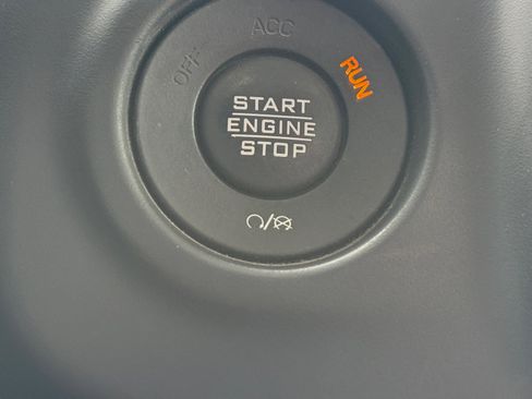 Used 2020 Jeep Gladiator Overland image 21