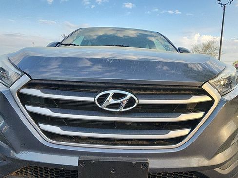 Used 2018 Hyundai Tucson SE image 11