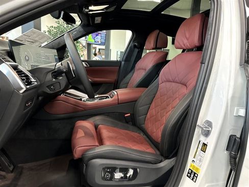 Used 2024 BMW X6 M60i w/ Dynamic Handling Package image 31
