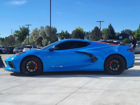 Used 2021 Chevrolet Corvette Stingray Premium Cpe w/ Z51 Performance Package RWD image 3