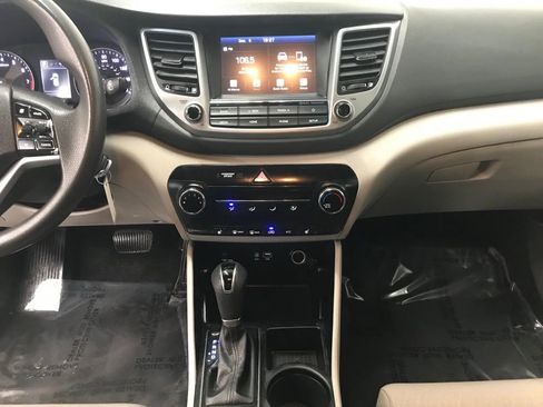 Used 2018 Hyundai Tucson SEL image 17