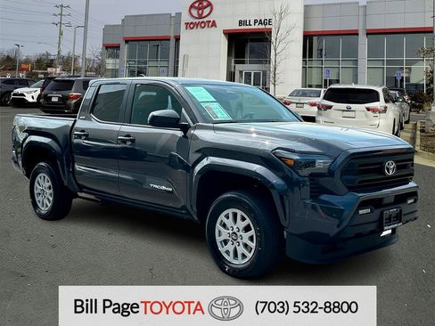 Used 2025 Toyota Tacoma SR5 image 1