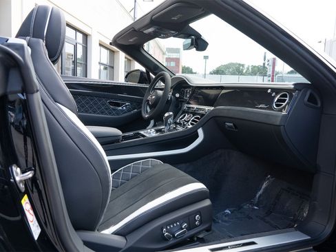 Used 2024 Bentley Continental GT Speed image 28