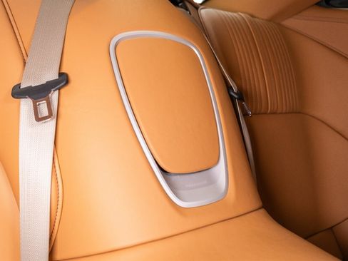 Used 2017 Aston Martin DB11 V12 RWD image 69