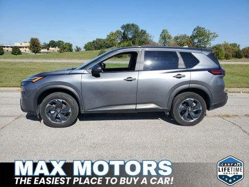 Used 2024 Nissan Rogue SV image 7