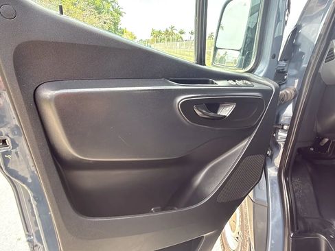 Used 2019 Mercedes-Benz Sprinter 170 image 13