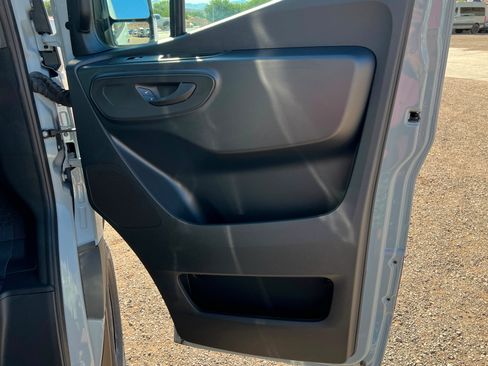 New 2025 Mercedes-Benz Sprinter 2500 image 17