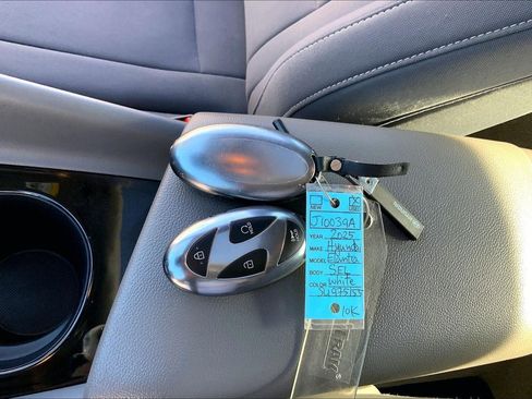 Used 2025 Hyundai Elantra SEL FWD image 10