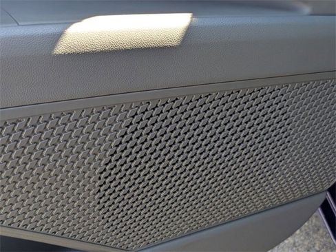 Used 2025 Hyundai Elantra Sport image 10