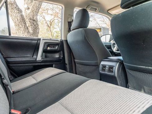 Used 2019 Toyota 4Runner SR5 4X4 W/ UPGRADES / GREAT image 41