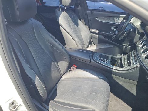 Used 2021 Mercedes-Benz E 350 Sedan w/ Premium Package image 11