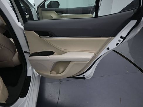Used 2018 Toyota Camry XLE FWD image 20
