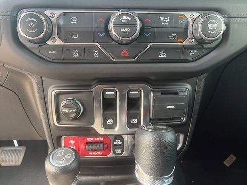 New 2026 Jeep Wrangler Rubicon w/ Xtreme 35 Tire Package image 33