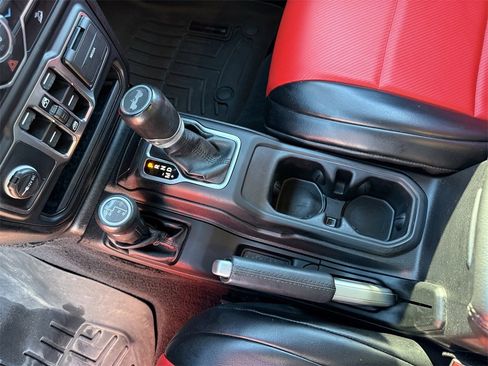 Used 2021 Jeep Wrangler Unlimited Sahara image 28