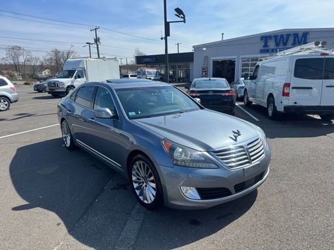Used 2014 Hyundai Equus Signature RWD image 3