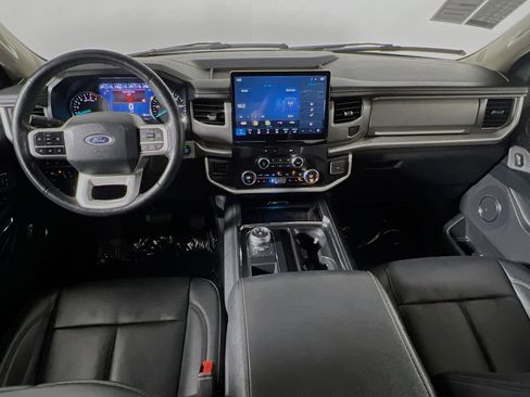 Used 2024 Ford Expedition XLT image 30