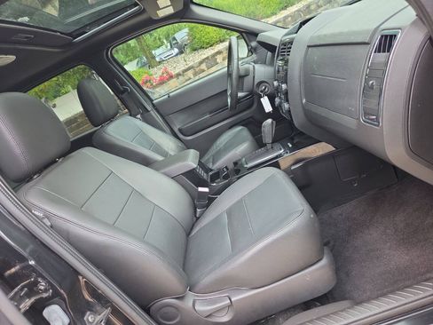 Used 2011 Ford Escape Limited w/ 301A Rapid Spec Order Code AWD/4WD image 24
