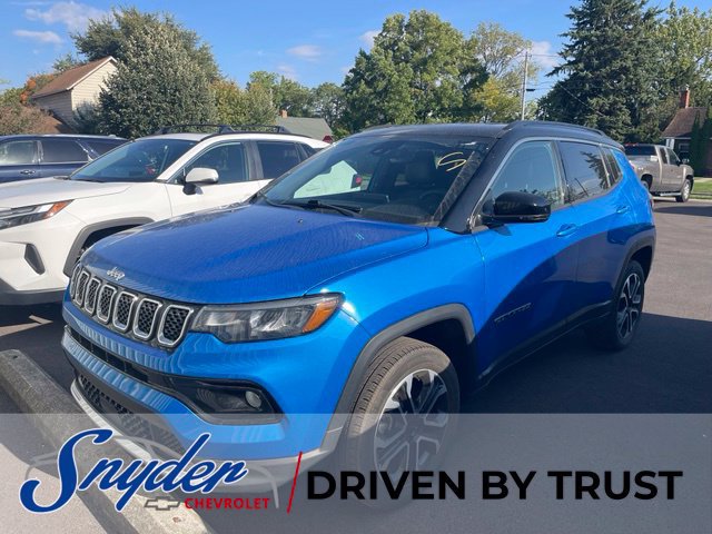 Used 2023 Jeep Compass Limited AWD/4WD image 1