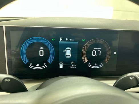 Used 2025 Hyundai Tucson SE image 13