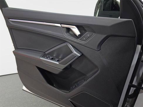 Certified 2025 Audi Q3 2.0T Premium Plus w/ Premium Plus Package image 29