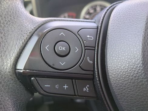 Used 2021 Toyota Corolla LE image 30