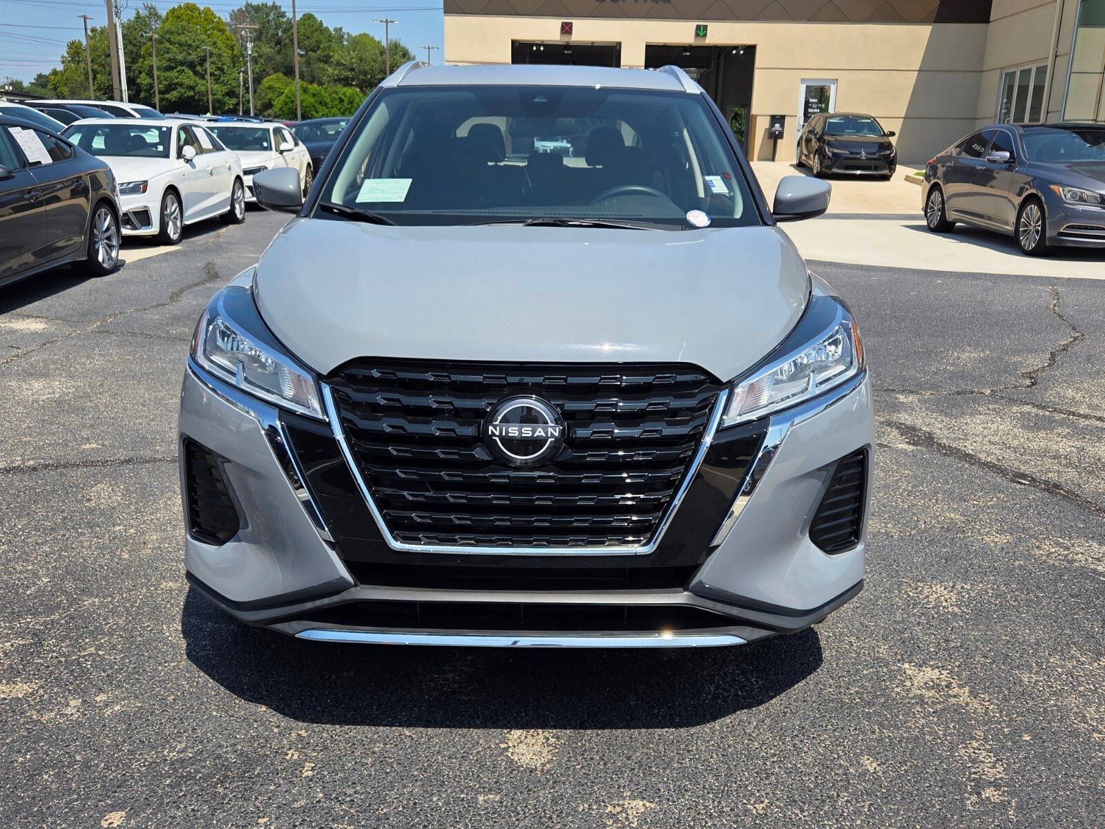 Used 2024 Nissan Kicks SV FWD image 2