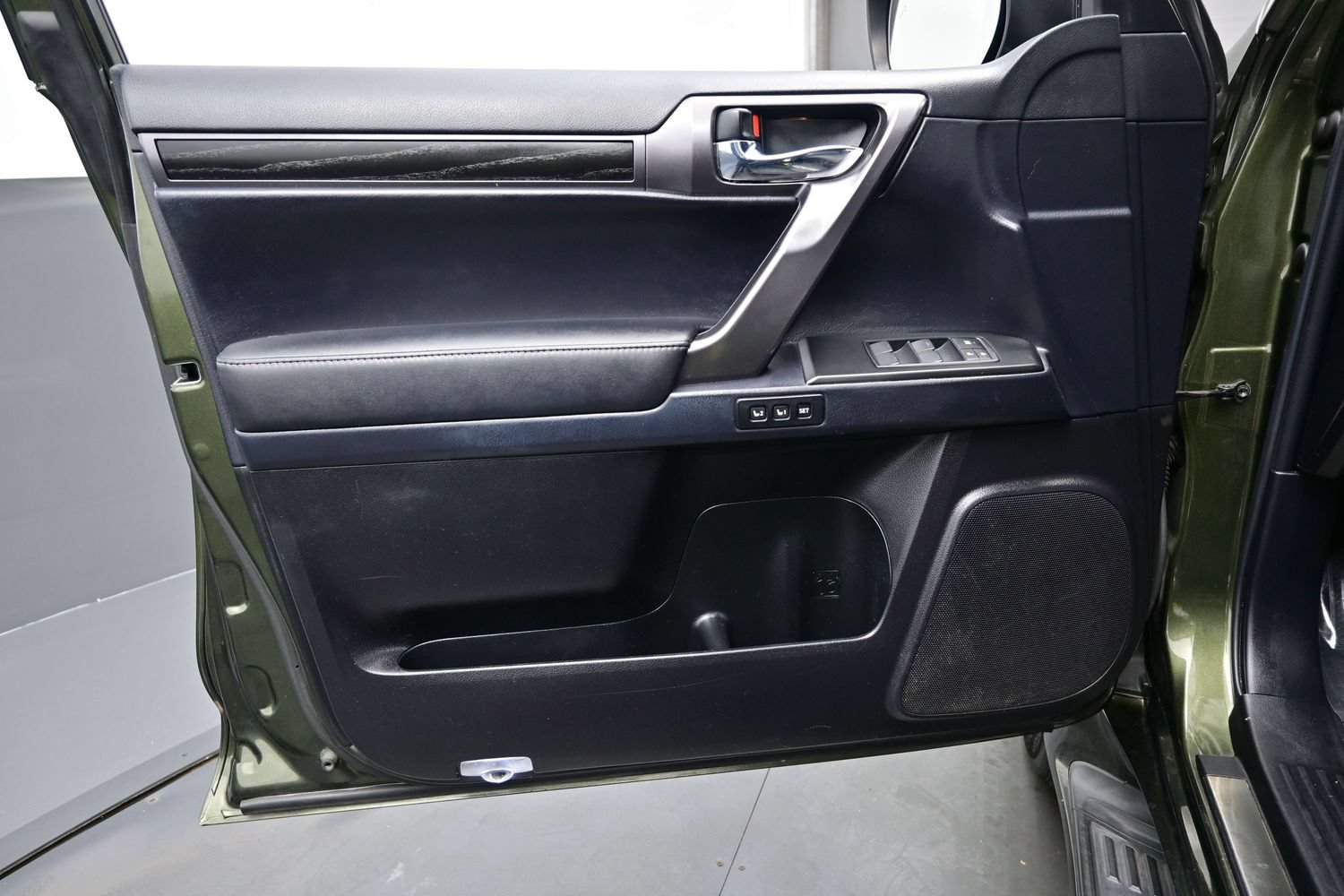 Used 2023 Lexus GX 460 w/ Black Line Special Edition AWD/4WD image 9