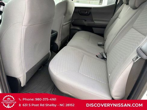 Used 2022 Toyota Tacoma SR AWD/4WD image 29