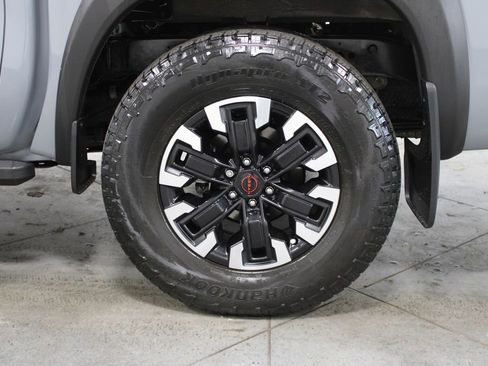 Used 2024 Nissan Frontier PRO-4X w/ Pro Convenience Package image 18