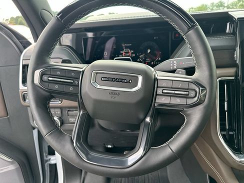 Used 2026 GMC Yukon Denali Ultimate w/ LPO, Illumination Package AWD/4WD image 18