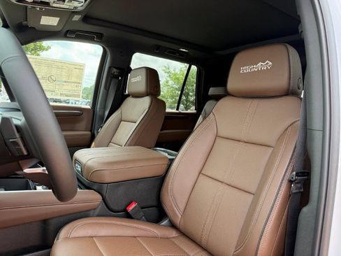 New 2026 Chevrolet Tahoe High Country w/ Sun And Tow Package AWD/4WD image 16