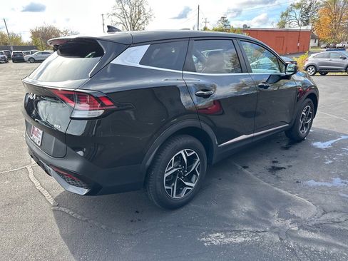 Used 2023 Kia Sportage LX image 5