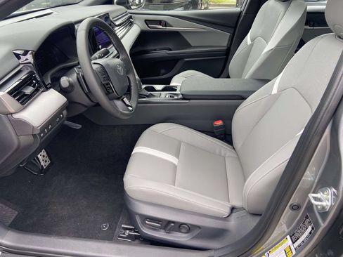 Used 2026 Toyota Camry SE w/ Convenience Package FWD image 16