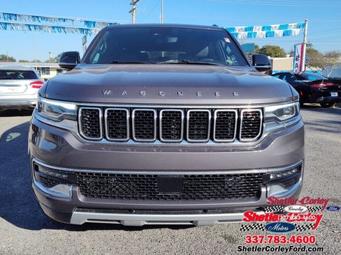 Used 2024 Jeep Wagoneer L Series II w/ Flexible Seating Group image 14