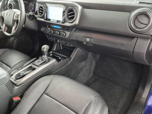 Used 2022 Toyota Tacoma TRD Sport w/ TRD Premium Sport Package RWD image 29