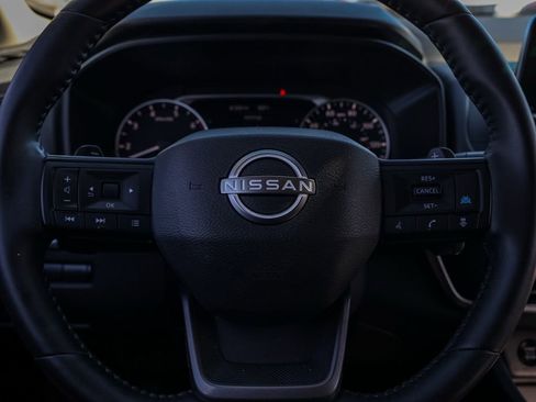 Used 2025 Nissan Rogue SV FWD image 25