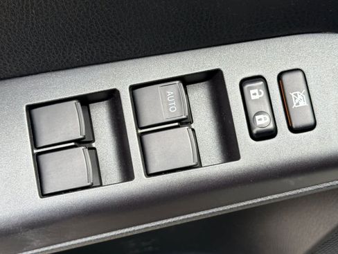 Used 2018 Toyota RAV4 XLE image 13