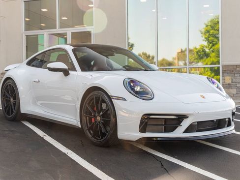 Used 2023 Porsche 911 Carrera S RWD image 7
