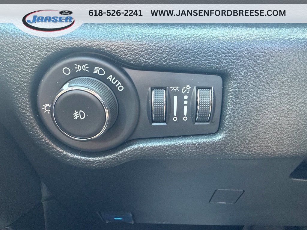 Used 2025 Chrysler Pacifica Select FWD image 16