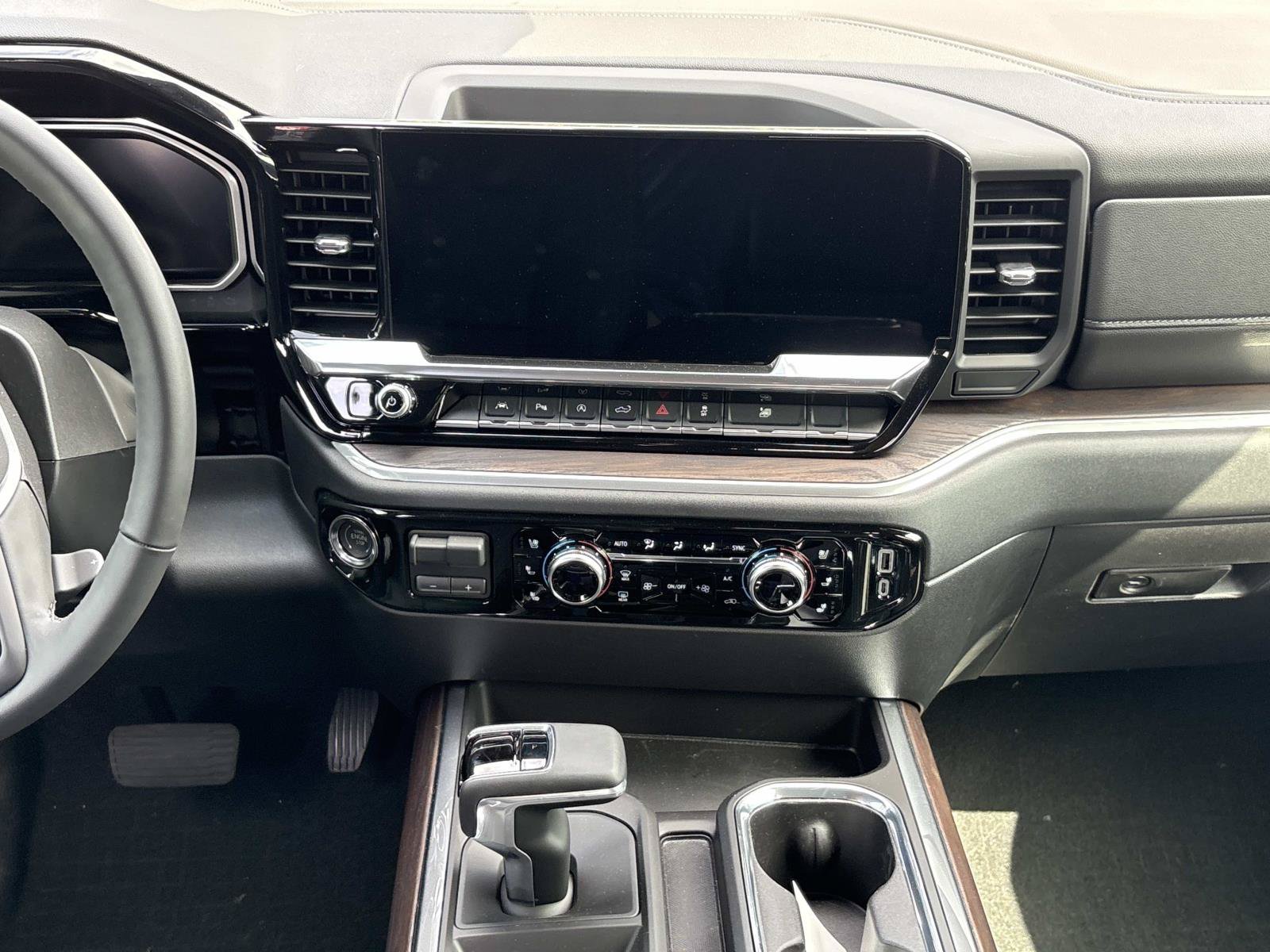 Used 2026 GMC Sierra 1500 SLT w/ SLT Premium Plus Package AWD/4WD image 30